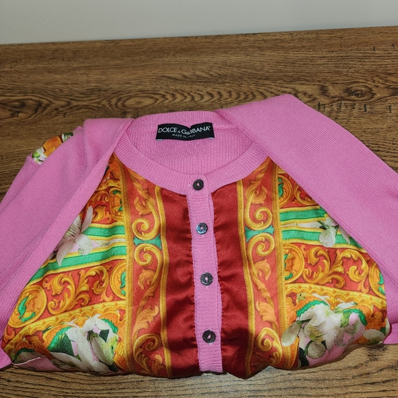 Dolce & Gabbana Printed Silk Panelled Cardigan. - Picture 15 of 15